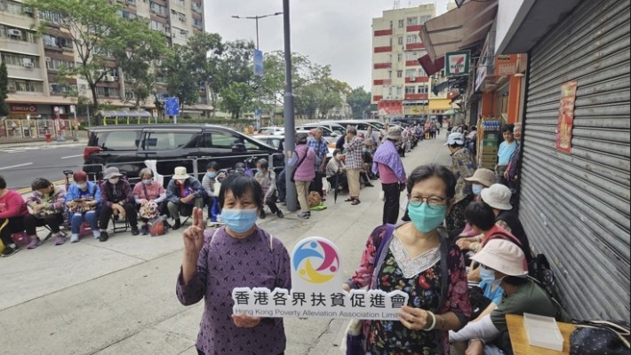 愛心早餐送暖社區